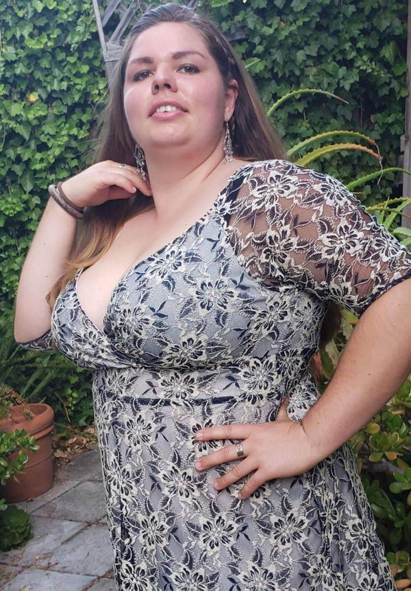 Sasha dress in Navy Lace 14/16 (Ready-To-Ship)